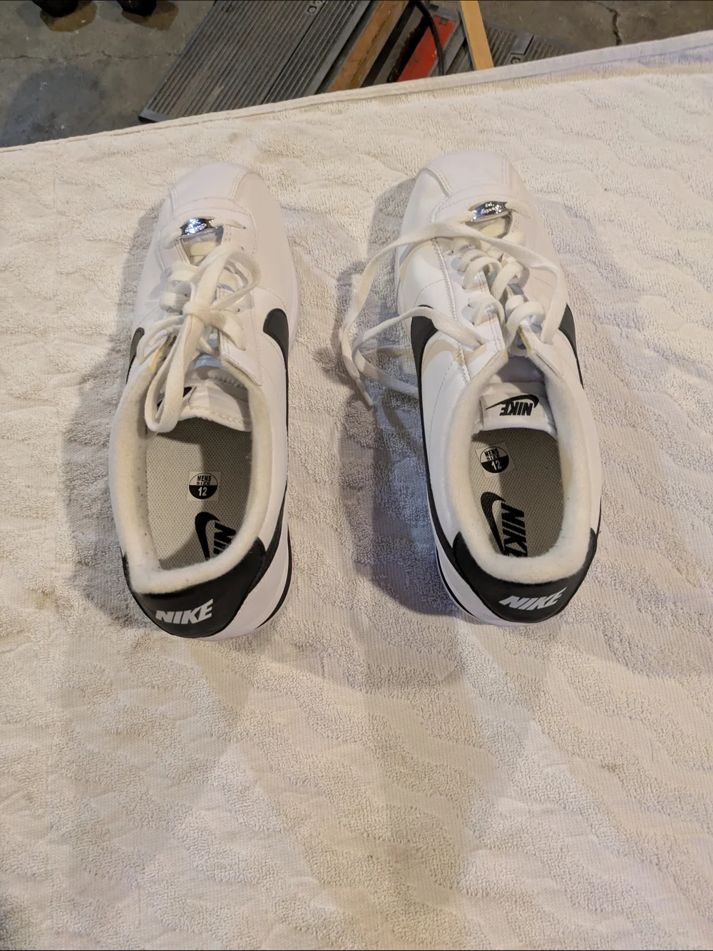 Nike Men’s White & Black Classic Sneaker